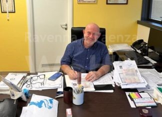 Il Commissario Capo Paolo Brusa, reggente il Commissariato P.S. di Lugo, raggiunge la meritata pensione