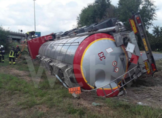 Chiusa al traffico la rotonda degli Spedizionieri a causa dell’autocisterna ribaltata