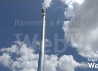 Arriva l’esposto contro l’antenna Wind del parco Montessori
