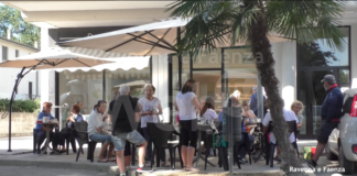Ha riaperto il bar all’Orto Bertoni: tanti clienti nel giorno della ripartenza