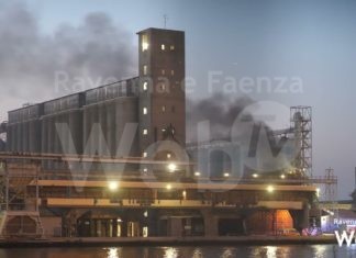 Un nuovo grande incendio alla Docks Cereali