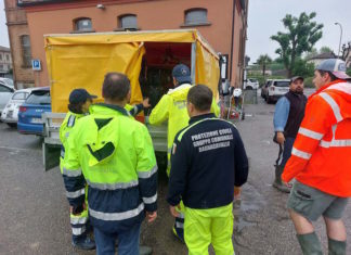 Bagnacavallo. Post alluvione, punto di ascolto mobile con il camper della Protezione civile