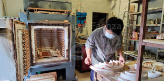 “Turbinii e sentieri”, la mostra di Wei Bao al MIC di Faenza