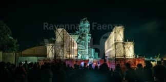 Manualetto: Al via la seconda settimana di festival. Teatro, concerti e arte sotto le fabbriche abbandonate della Darsena