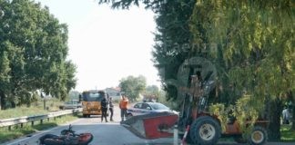 Grave incidente tra motociclista e muletto carico d’uva a Bagnacavallo. 77enne trasportato al Bufalini