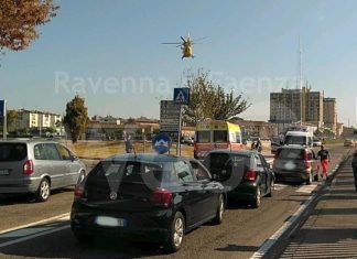 L’incidente: Donna investita in via Darsena. Traffico in tilt