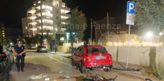 Lido di Savio: moto contro un’auto ferma, 32 enne al Bufalini in condizioni critiche