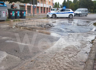 Si rompe tubo dell’acqua in via Fiume Montone Abbandonato