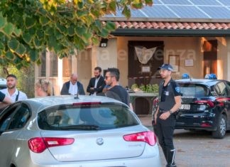 Raccolta firme per chiedere il dissequestro dell’ambulatorio di Mauro Guerra