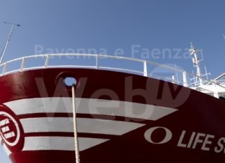 Nave Life Support in arrivo, i migranti saranno trasportati al CMP dell’ospedale per le operazioni sanitarie e di Polizia