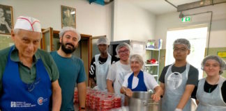 Mensa Caritas a Santa Teresa: ad agosto 260 pasti serviti ogni giorno
