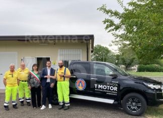 Toyota Motor Italia mette a disposizione dell’associazione A.A.R.I. – C.B. un nuovo pick up