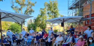 Voltana: allegria, abiti, cibo e canzoni all’annuale festa del centro anziani