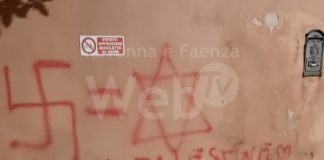 A Lugo appare una scritta che assimila la svastica alla stella di David. Il sindaco Ranalli condanna l’atto
