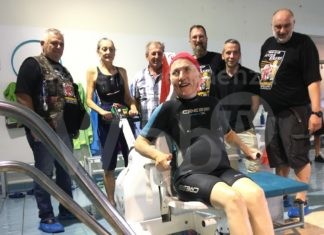 Donazione dei Winter Bikers all’ASD Disabili Faenza: nuovo sollevatore nella piscina comunale di Faenza