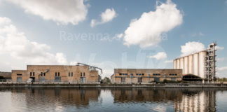 “Inno al perdersi” approda in Darsena