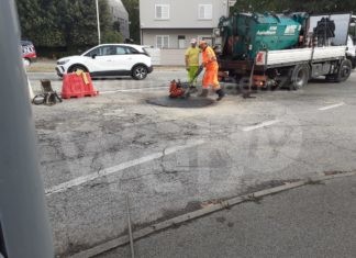 Voragine ai piedi del cavalcaferrovia di Faenza