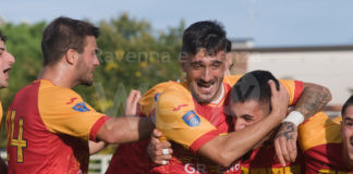 Calcio: Il Ravenna continua a volare, battuto il San Giuliano 2-0