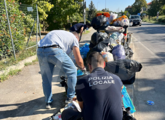 Rifiuti abbandonati: multati in 12, fra aziende e cittadini. Le fototrappole smascherano altri 15 furbetti