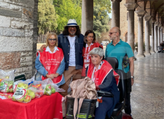 Alessandro Borghese al banchetto dell’AISM per “Una mela per la vita”