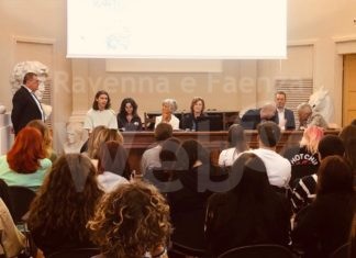 Liceo artistico Nervi-Severini di Ravenna, inaugurata la mostra sulla Mappa del mosaico contemporaneo