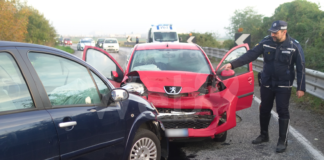 Frontale alle prime luci dell’alba, tre i feriti