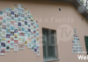 140 targhe realizzate dai bambini della Carchidio-Strocchi per il nuovo muro del centro sociale Borgo