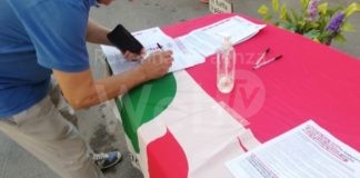 Il PD nelle piazze per raccogliere le firme su salario minimo e sanità