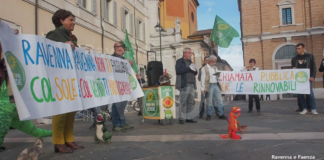 Europa Verde in piazza a Ravenna per protestare contro l’uso di combustibili fossili