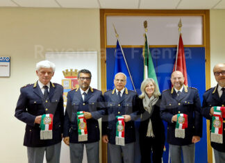 Consegnata la sciarpa tricolore ai commissari della Polizia di Stato