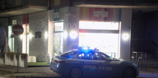 Dipendente coraggiosa mette in fuga il malvivente, che ha tentato un rapina alla gelateria Papilla