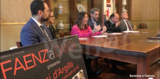 Passi d’Argilla: il 25 novembre lo spettacolo di Faenz’a Danza a sostegno di Cosmohelp