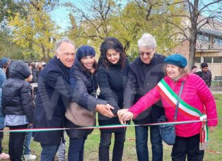 Dopo il tornado il parco delle scuole di Voltana rinasce grazie alla donazione del Rotary