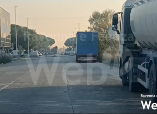 Degrado alle Bassette a causa della sosta selvaggia dei mezzi pesanti