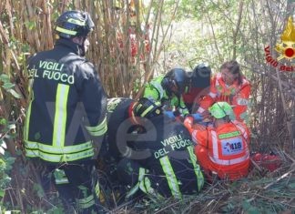 Auto travolge quattro ciclisti: morto in ospedale un 57enne di Ravenna