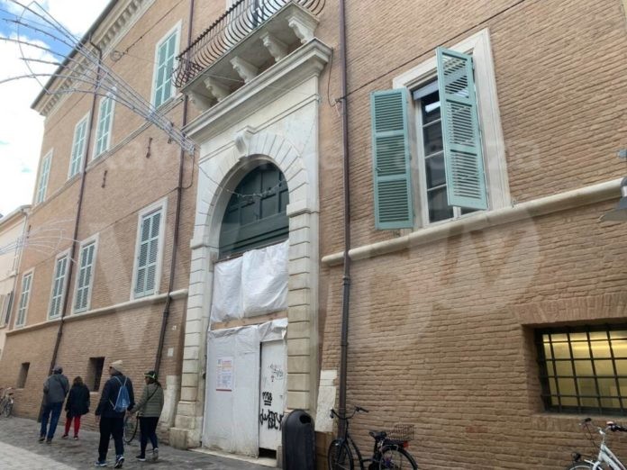 palazzo-guiccioli-esterno-231160