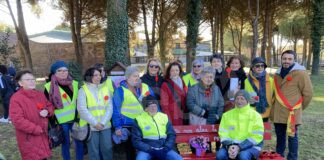 Sant’Alberto, tanta gente all’inaugurazione della Panchina Rossa voluta da Auser