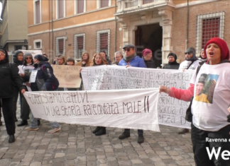 Nuovo presidio dei sostenitori di Mauro Guerra, ma questa volta in centro