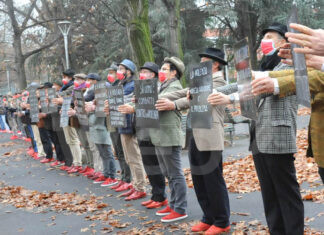 “Uomini in scarpe rosse contro la violenza sulle donne”, sabato 25 novembre corteo in centro storico, letture e performance
