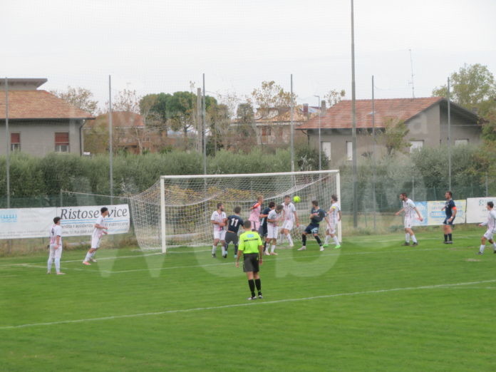 verucchio faenza - il primo dei due gol di Pezzi