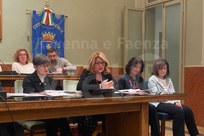 CS_288_La Presidente Alessandra Bagnara durante l'intervento in Consiglio comunale