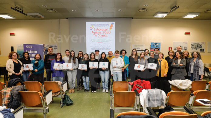 Consegna premio pc Cresco Awards, Polo tecnico di Lugo, 15 dicembre 2023 (1)