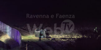 Auto fuori strada sull’A14 bis: due feriti, uno è grave