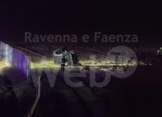 Auto fuori strada sull’A14 bis: due feriti, uno è grave