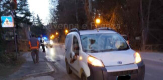 Incidente stradale a Brisighella, investito un pedone 82enne. Nell’urto morto il cane dell’uomo che era al guinzaglio