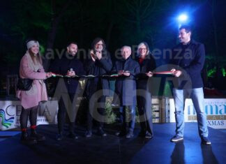 Milano Marittima: grande successo per SuperXMAS, l’inaugurazione con Claudio Cecchetto