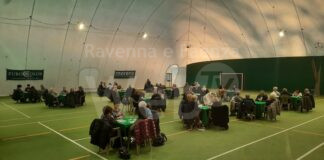 Solidarietà al Tennis Club Faenza. Un torneo di burraco con incasso a Joy for Children