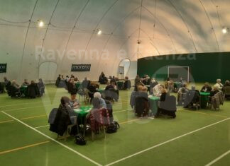 Solidarietà al Tennis Club Faenza. Un torneo di burraco con incasso a Joy for Children