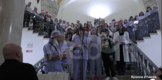 Gli auguri di Natale del coro dell’ospedale di Faenza