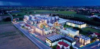 Arriva il Babbo Natale delle Distillerie Mazzari: Donati 30mila euro per la scuola Pascoli di Sant’Agata